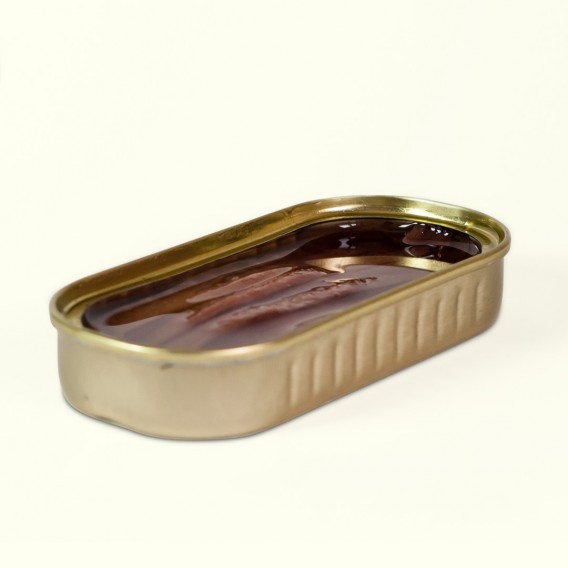 Filetes de anchoas del cantábrico, elaboración tradicional en pequeña conservera artesanal