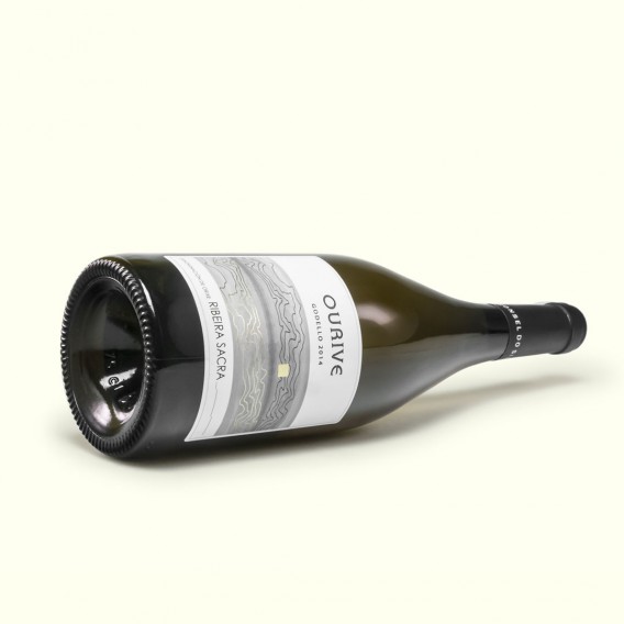 Ourive Godello es más que un vino blanco de cepas viejas. Es, como su nombre indica, una joya de artesana que se puede beber.